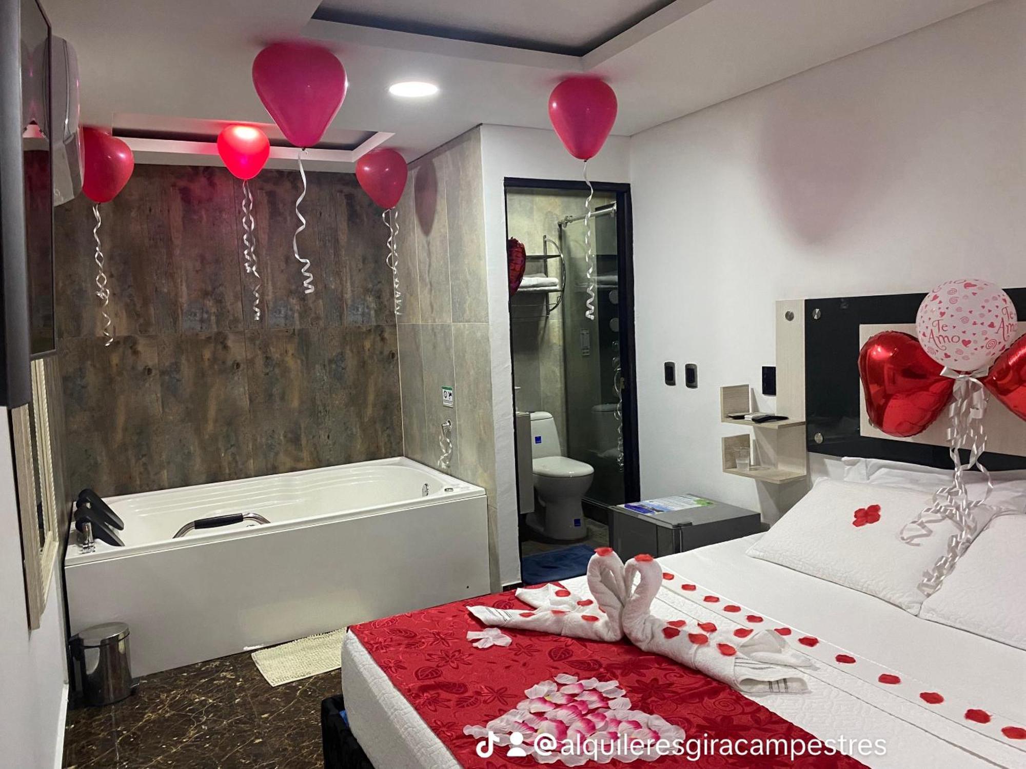 Hotel Deluxe Oasis De La Colina 히라르도트 외부 사진